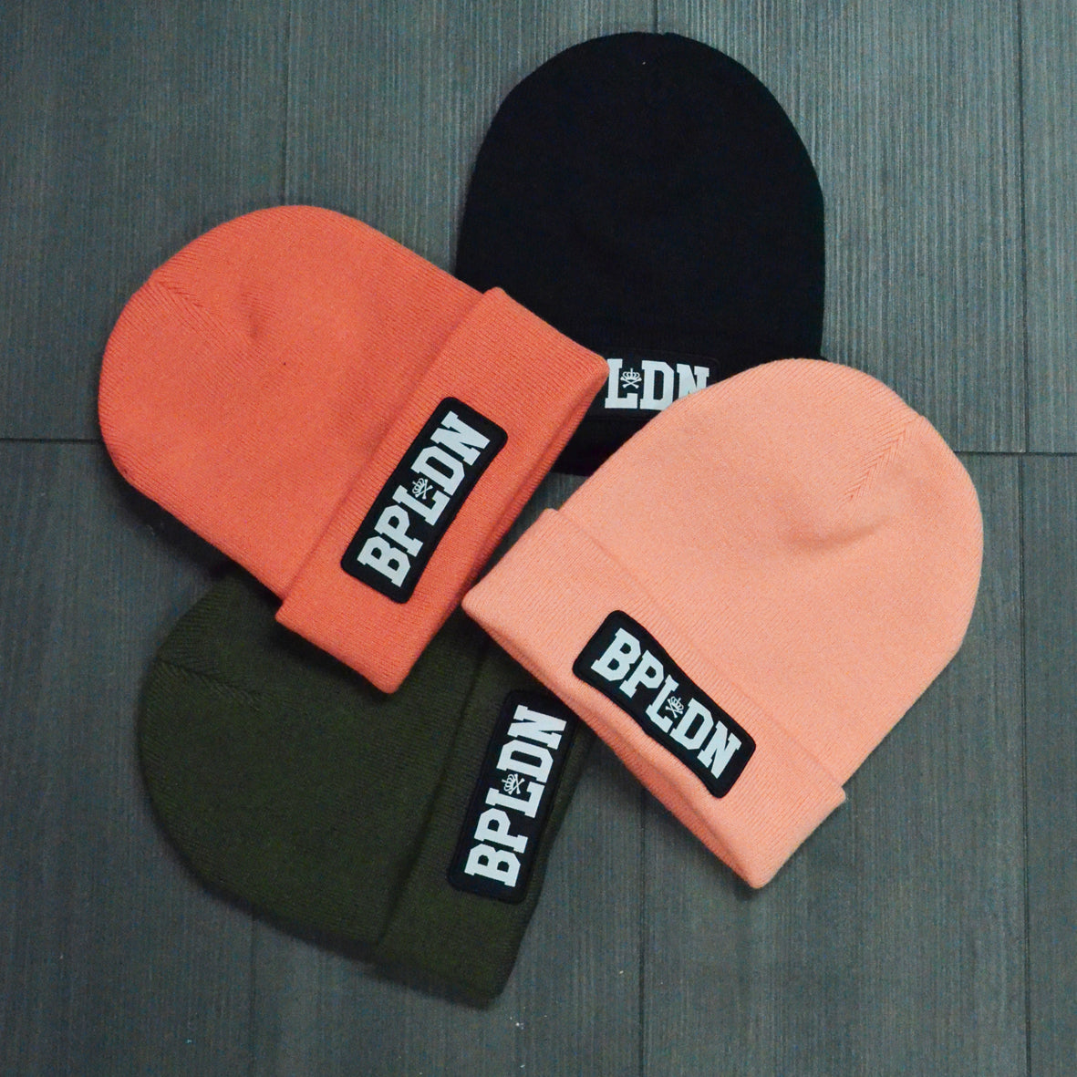 CUFFED "PEACH PINK" BEANIEZ IN A TIN