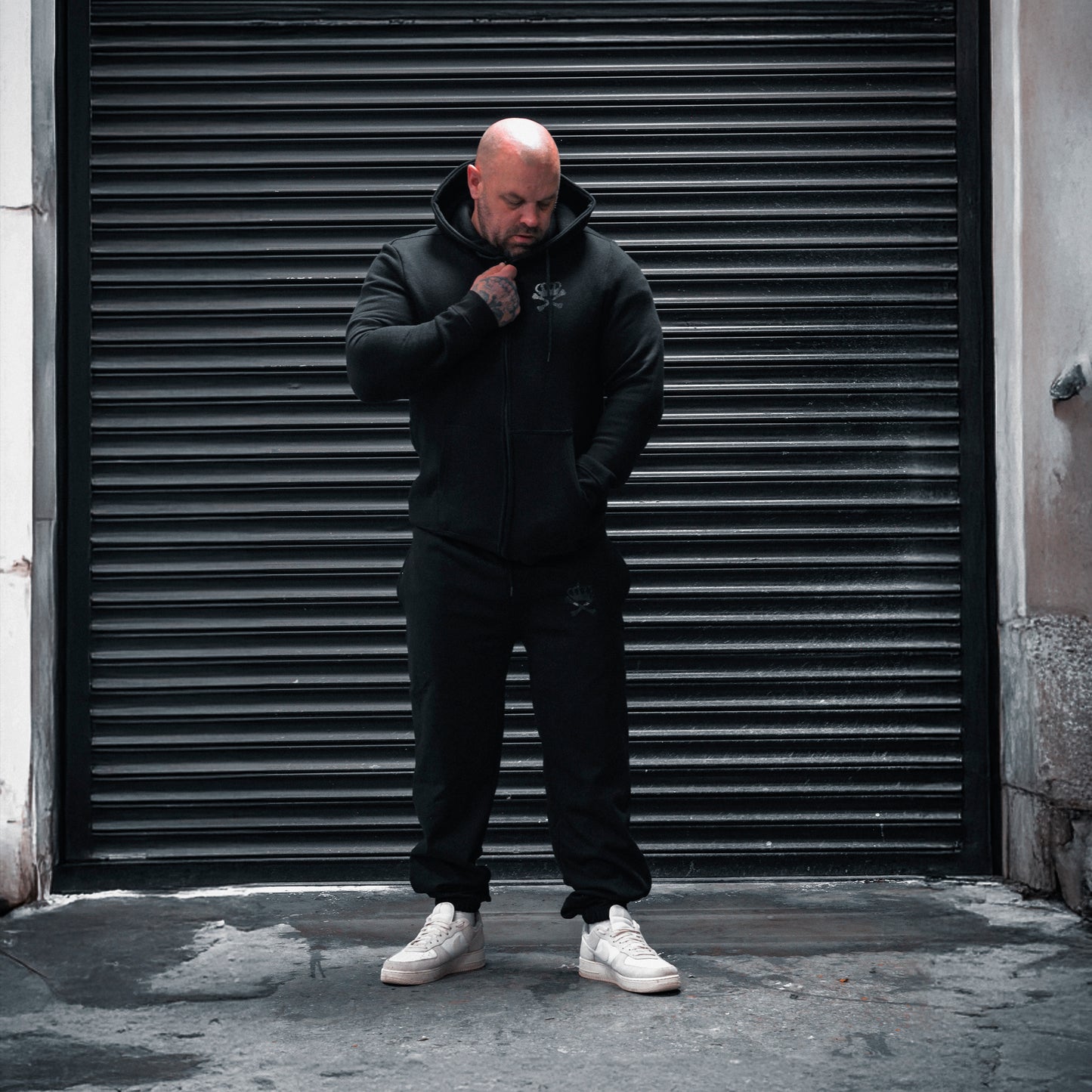 ZIP UP HOODIE  - BLACK ON BLACK